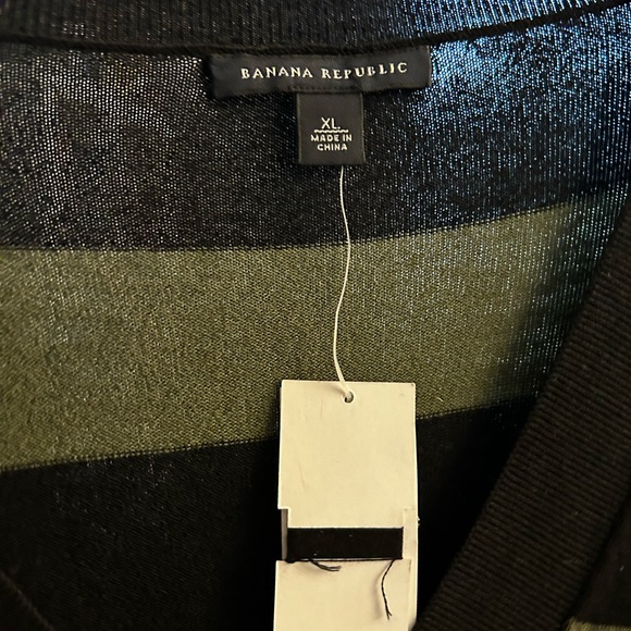 NWT Banana Republic Green/Black Striped V-Neck Sweater - Picture 3 of 3